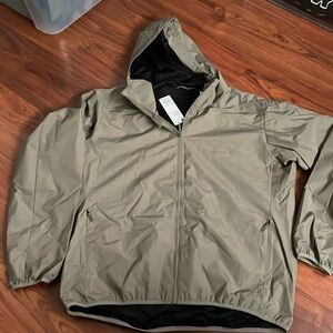 New Rare GU Mens windproof shell hoodie 33 khaki sz XL NWT